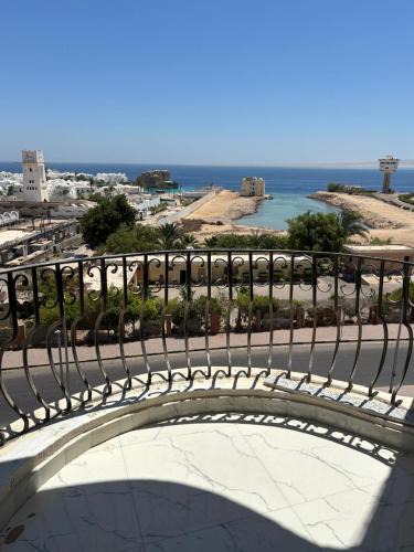 Corniche Road-Dahar Apartment | Arabia Sea View