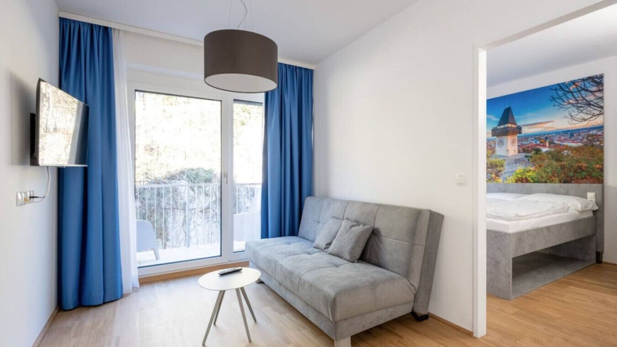 Geidorf Apartment | Arbio I Comfy Apart balcony near Graz University