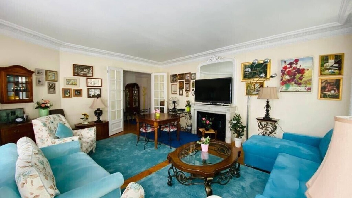 Ternes Apartment | Arc de truimph Champs Elysées