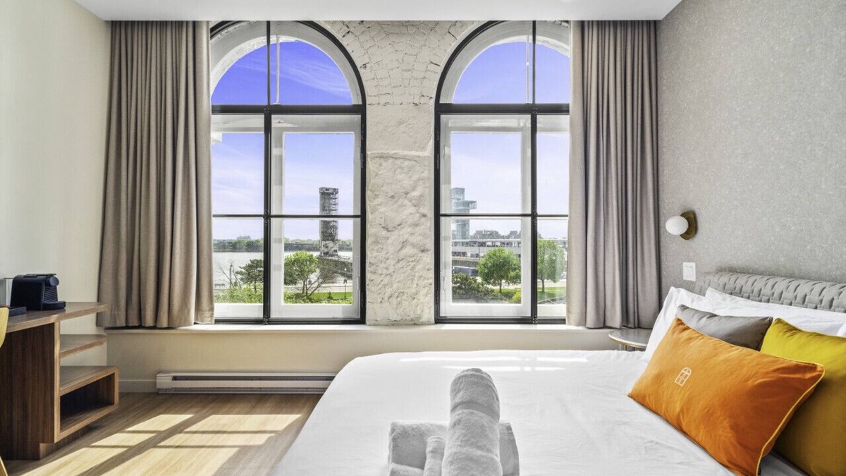 Old Montreal Hotel | Arcadia Hotel Boutique - Top Floor Room