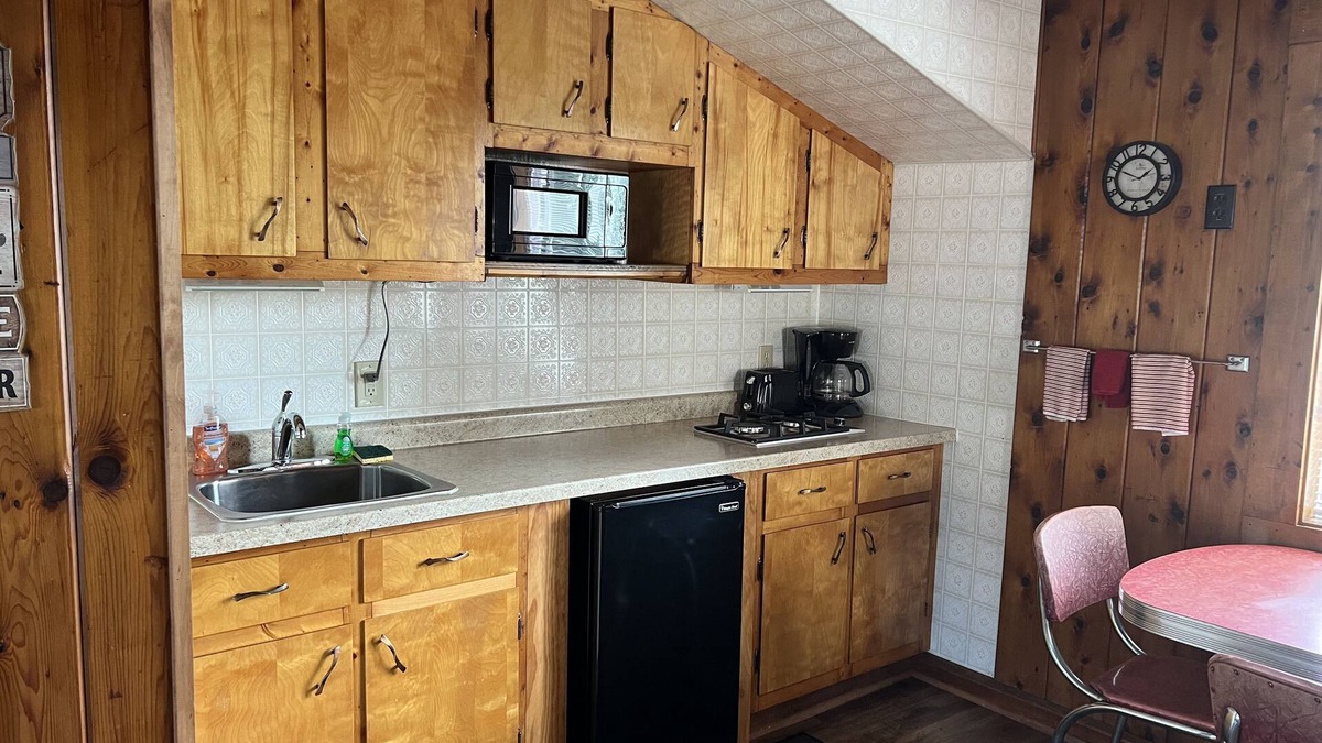 Arcadia Cottage | Arcadia Two Bedroom Rustic Cottage