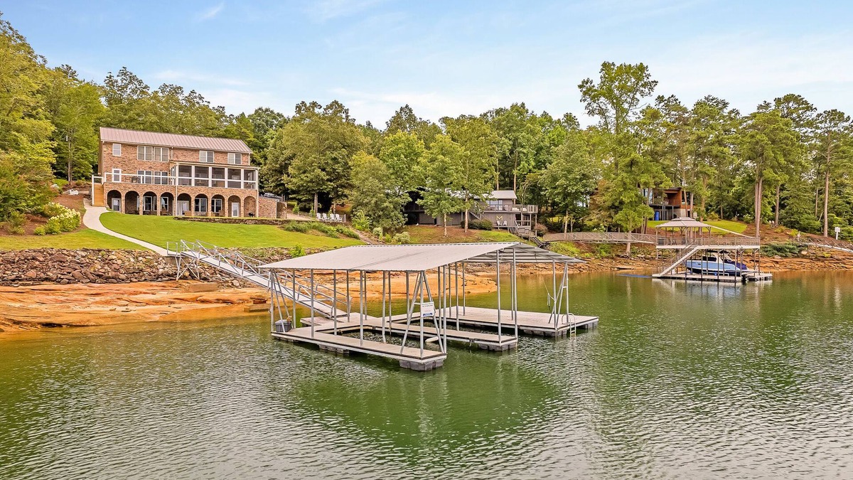 Crane Hill House | Arches: 8 BR, 8 BA in Crane Hill, Sleeps 24