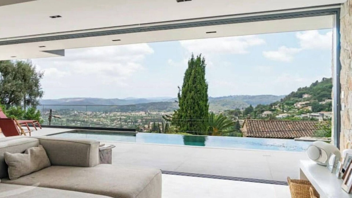 Saint-Paul-de-Vence Villa | Architect-designed villa with pool and magnificent view