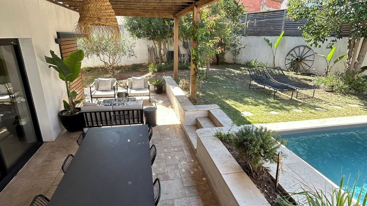 Marseillan Villa | Architect-designed house with swimming pool in Marseillan-Ville