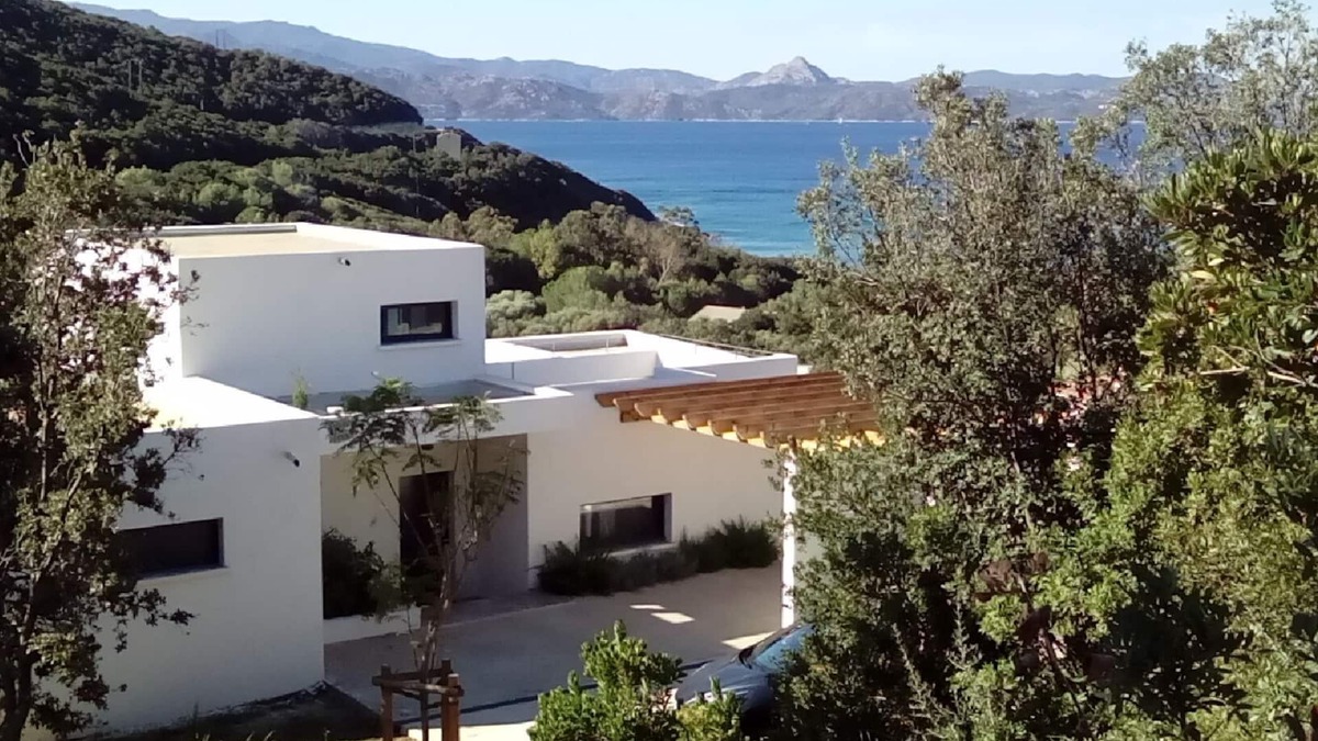 Farinole House | Architect-designed house, 50 meters from a white sandy beach, splendid sea view