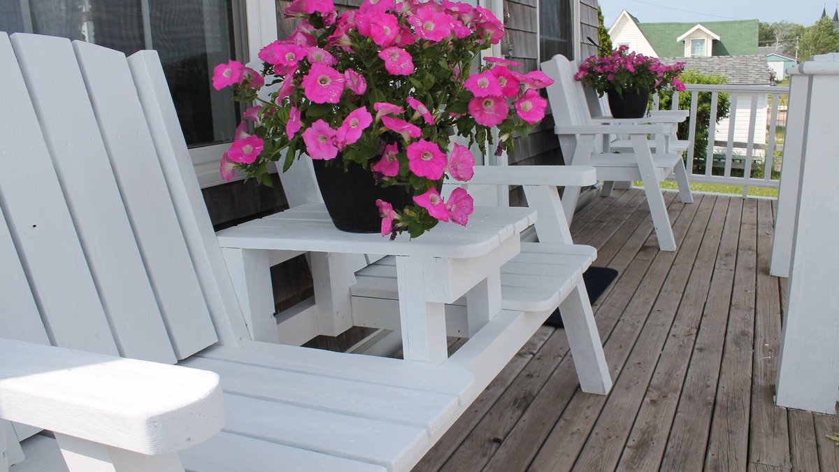 North Rustico House | Architect's House on the Waterfront - Sunrise House