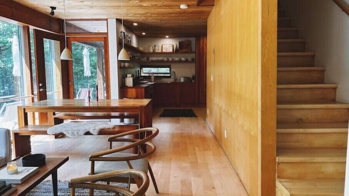 Highland Grove Cottage | Architectural Cottage on Baptiste Lake