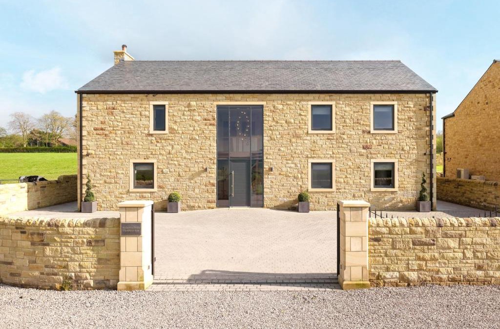 Blackburn House | Archstone House