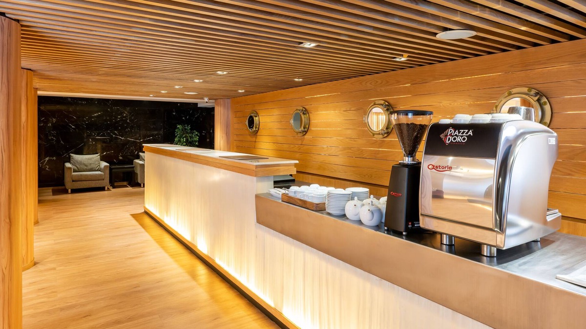 Thanon Phaya Thai Hotel | Arck Hotel