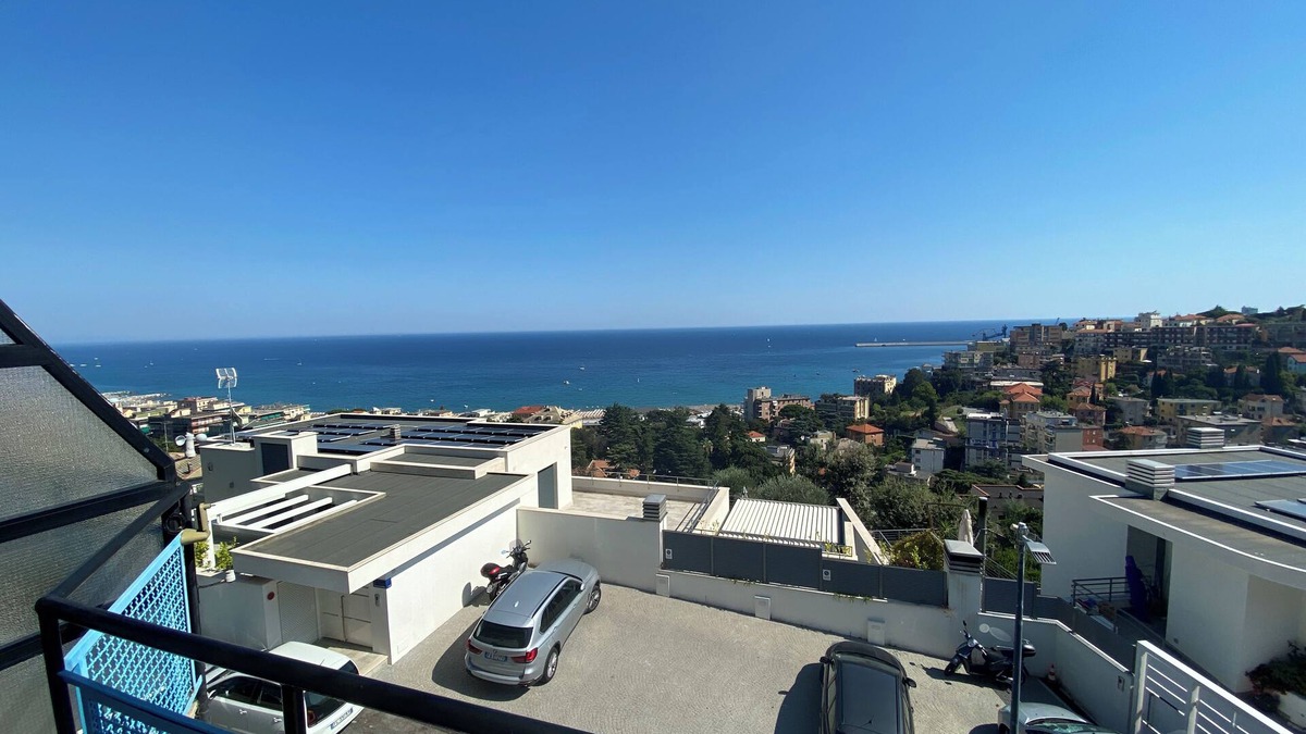 Albissola Marina Apartment | Arcobaleno Apartment 500 meters from the sea