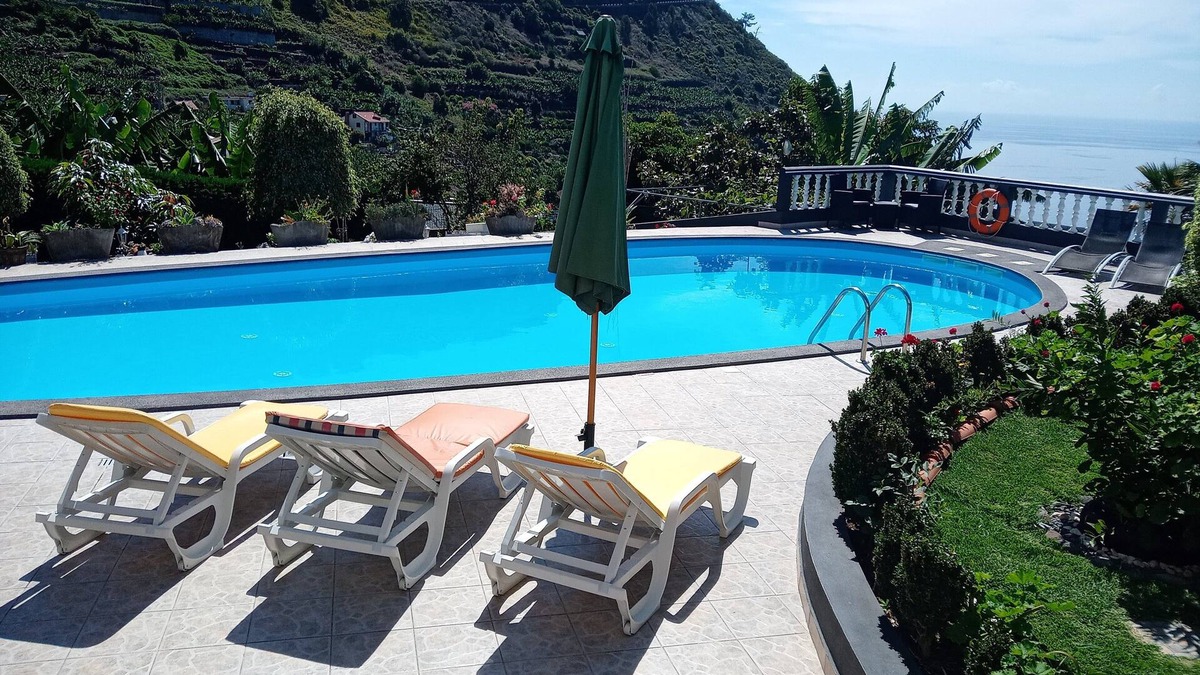 Arco da Calheta Apartment | Arcos Grands Apt enormous private pool Luxury & relaxing VIEWS! T4.