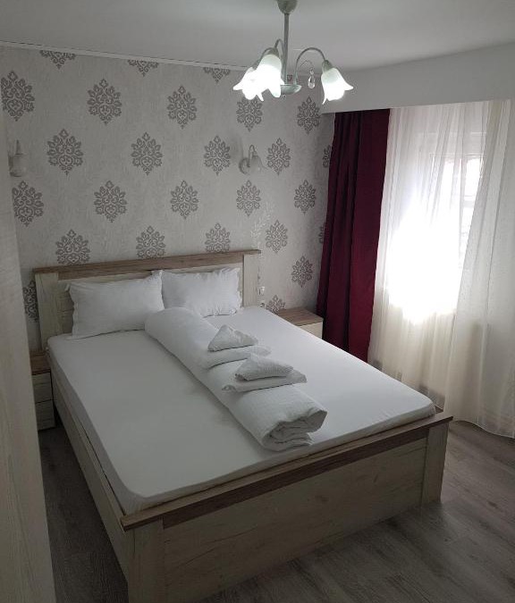 Three Oaks House | Ardealul