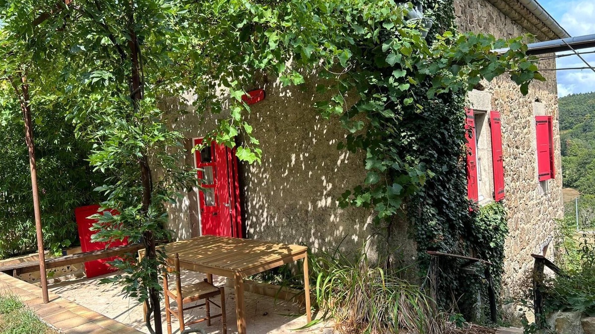 Saint-Apollinaire-de-Rias House | ARDECHE COUNTRY GITE OPEN ALL YEAR ROUND