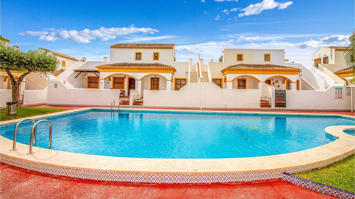Torre de la Horadada House | Are you dreaming of a sunny family vacation near the sandy beach?