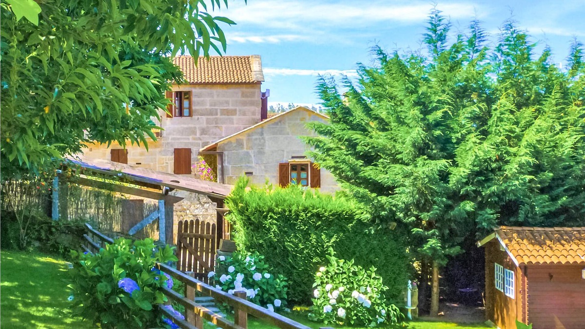 A Lama House | Are you dreaming of dream vacation in the house with pool?