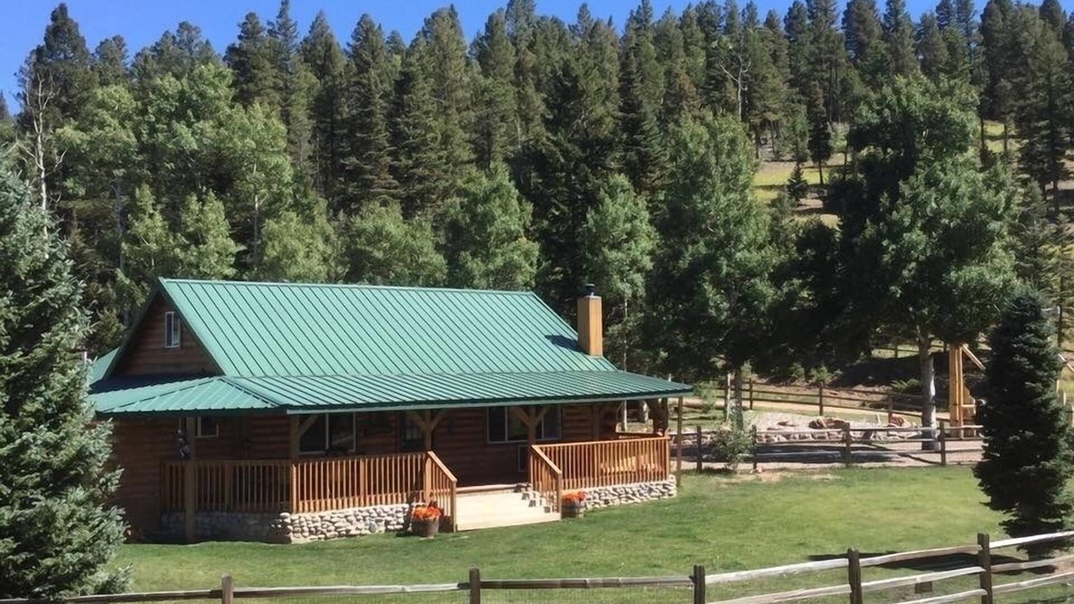 Custer County Cabin | Are you thinking about cabin tripping in Colorado? We have you covered.