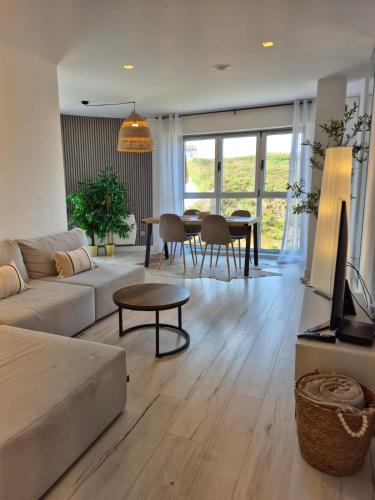 Malpica de Bergantinos Apartment | Arena Blanca
