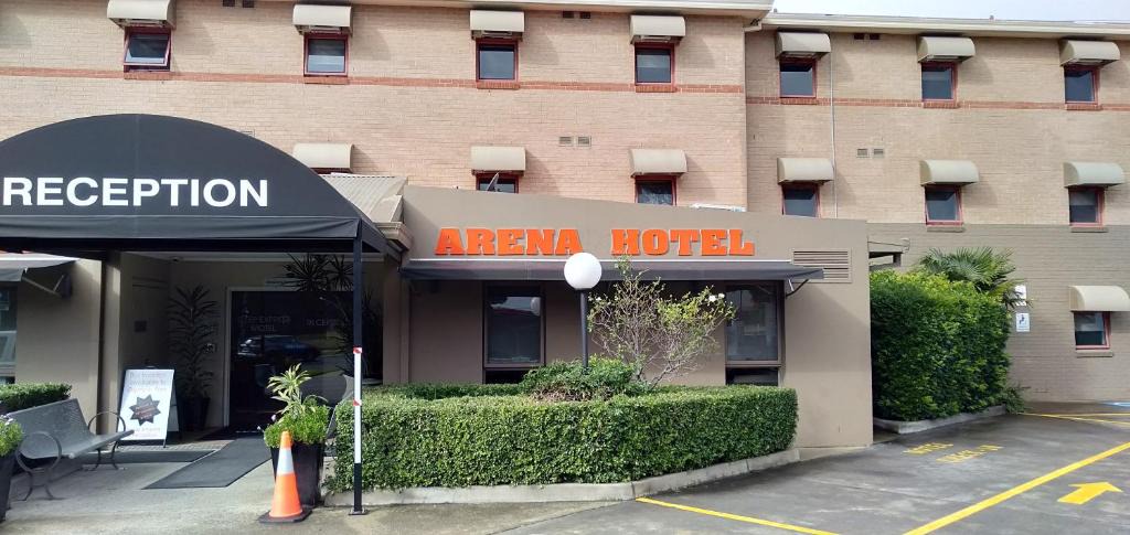Greenacre Hotel | Arena Hotel (formerly Sleep Express Motel)