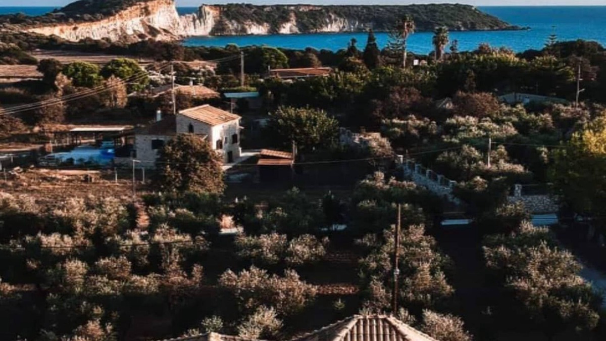 Vasilikos Apartment | Areti Orfeas Studios