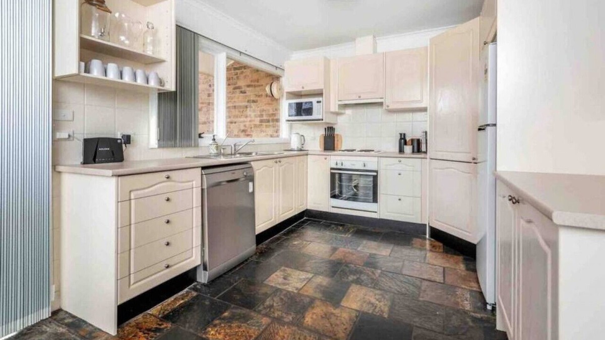 Reid Apartment | Argyle Square · Walk to City Centre / WiFi / Sleeps 10