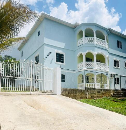 Santa Cruz House | Aristo Oasis