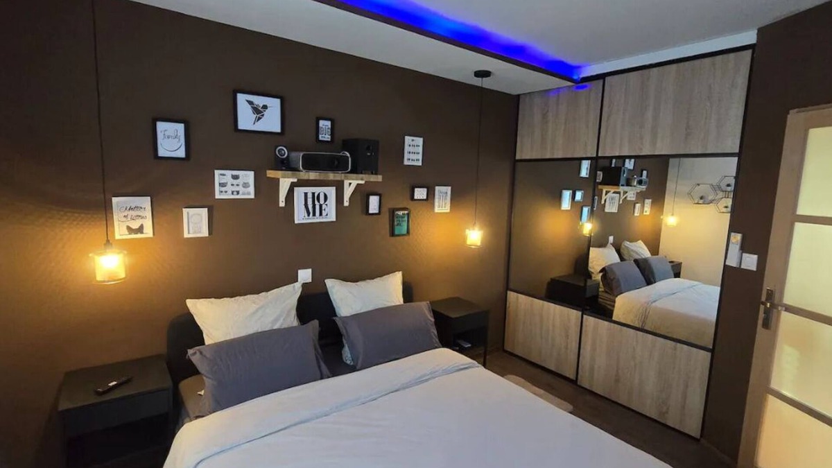 Dole House | ARKANA private apartment with parking in quiet Dole.