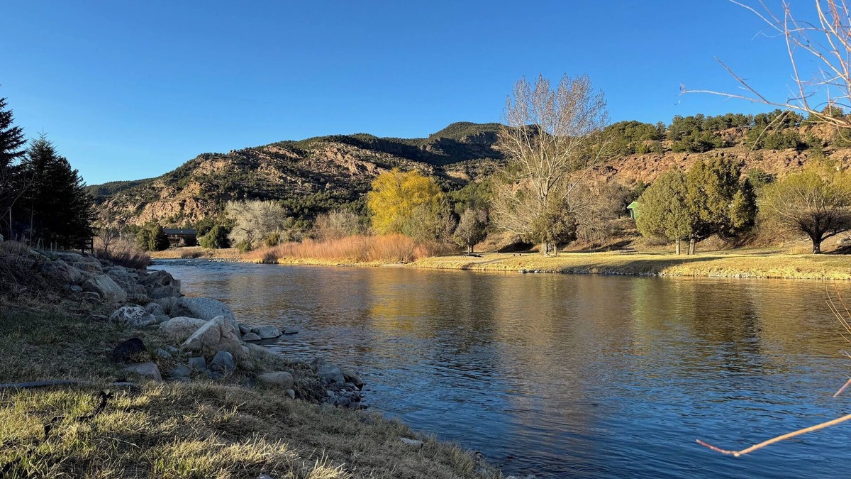 Howard Cabin | Arkansas River Frontage, Cozy Cabin with AC, WiFi in gorgeous Howard pets ok