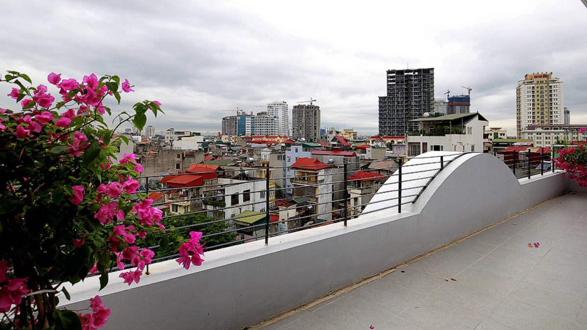 Nhat Tan Apartment | ARL Trinh Cong Son Hotel