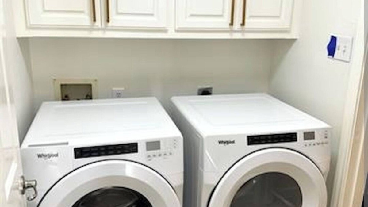 Southeast Arlington House | Arlington Heated pool close to Live Bar/Cowboys stadium
