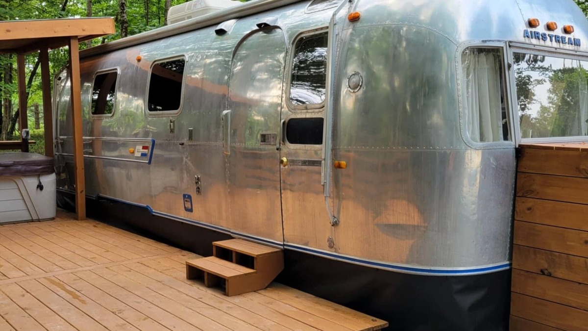 Hico House | Arlo is a cozy RV in delightful Hico with WiFi, AC