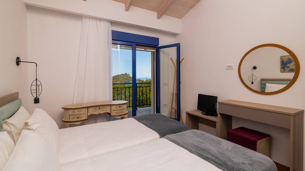 Korithi House | Armiriki,2 bedroom Holiday Home