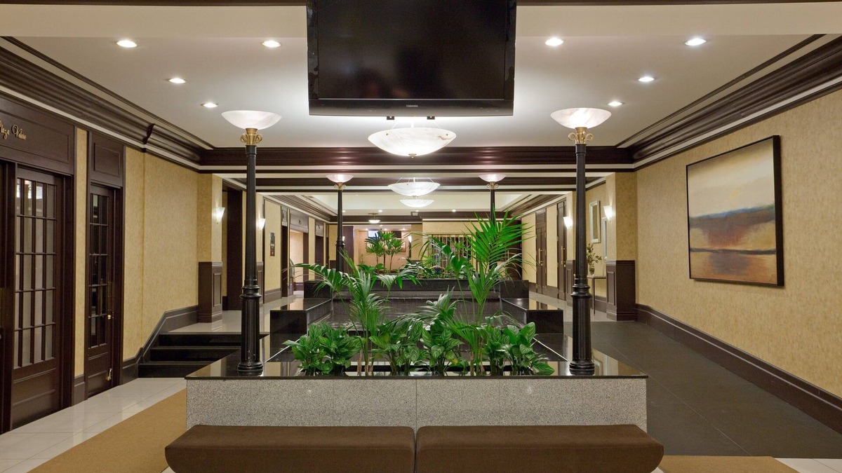 Saint-Laurent Apartment | Armon Plaza Montreal Airpt, Trademark Collection by Wyndham