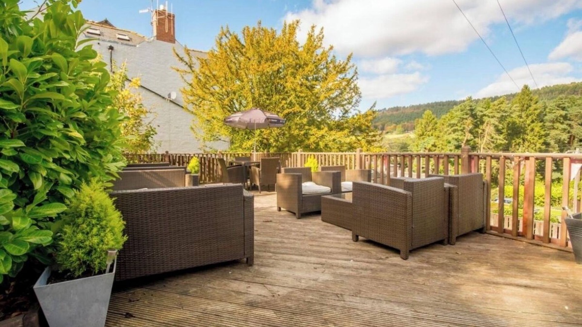 Rothbury Hotel | Armstrong Manor