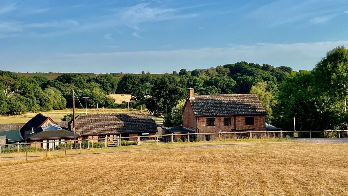 New Forest District House | Arniss New Forest - Eight Bedroom House, Sleeps 20