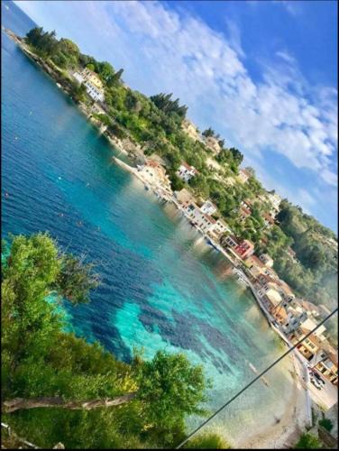 Longos House | Aronis Spyros Panoramic Seaview Rooms
