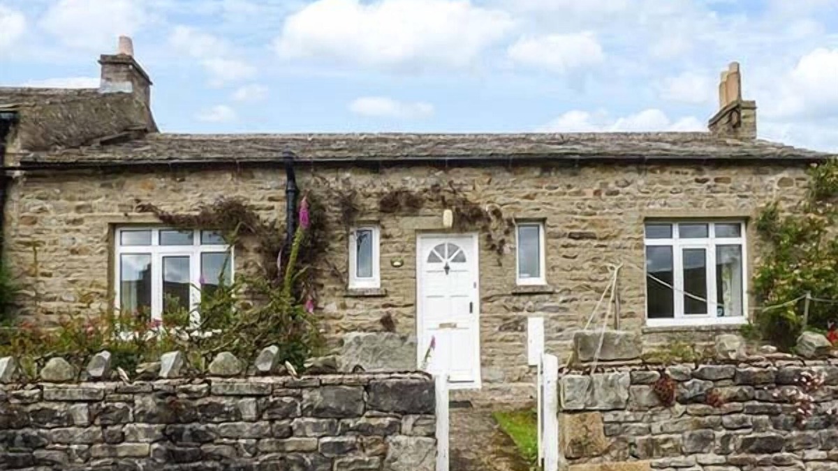 Fremington Cottage | AROS, pet friendly, with open fire in Langthwaite