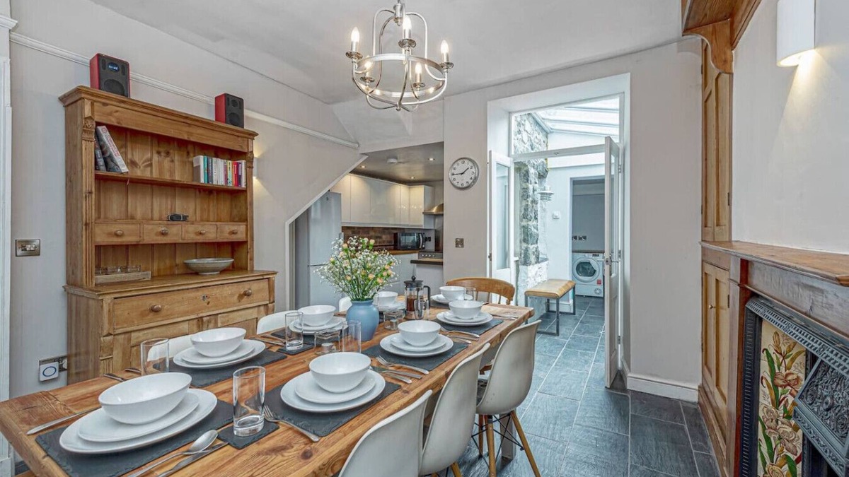 Dolgellau House | Arran Villas · Character Townhouse in Town Centre & Superb Views