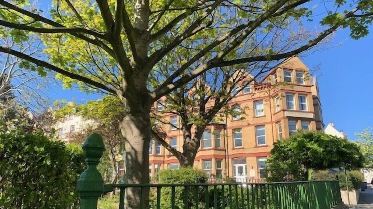Douglas House | Arrandale House