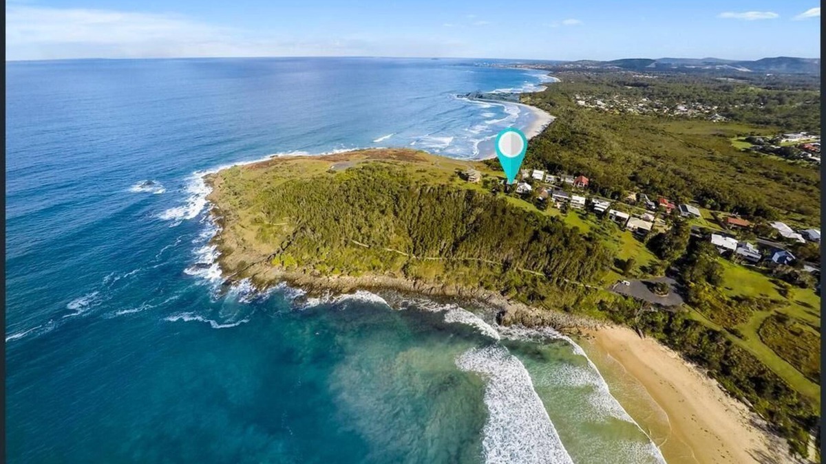 Arrawarra Headland Apartment | Arrawarra Headland - Ocean Views over Mullaway Beach
