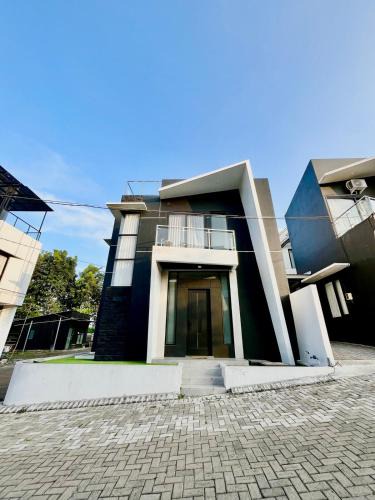 Oro Oro Ombo Villa | Arrayyan B-01