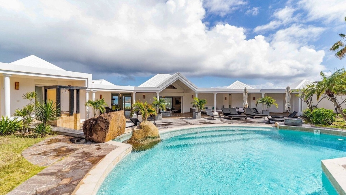 Mont Jean Villa | Arrow Marine (1/3 Rooms)