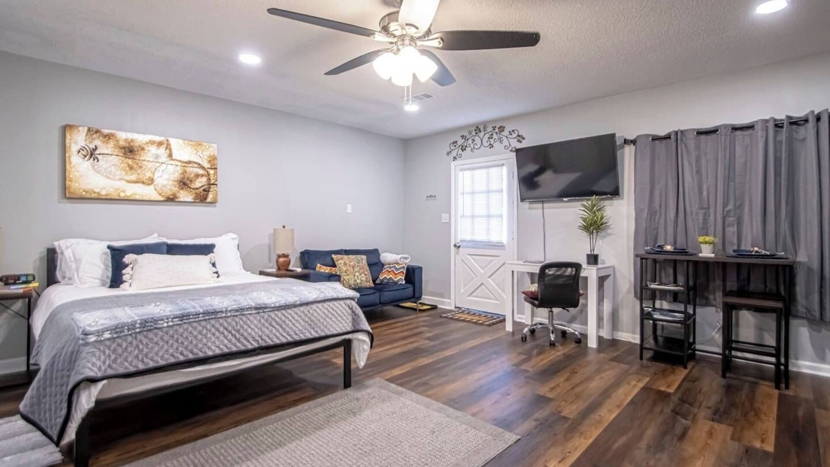 North Little Rock Apartment | Arrowhead B- Perfectly Equipped For Long Stays