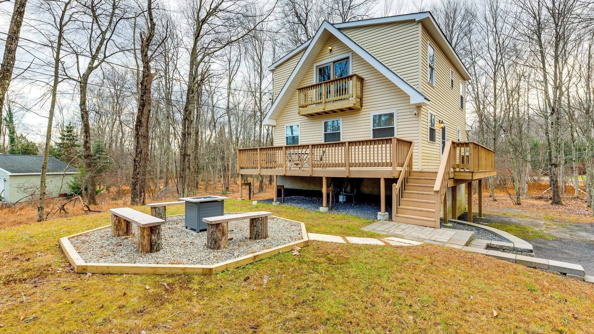 Pocono Lake Cottage | Arrowhead Lake Access & Fire Pit: Serene Cottage