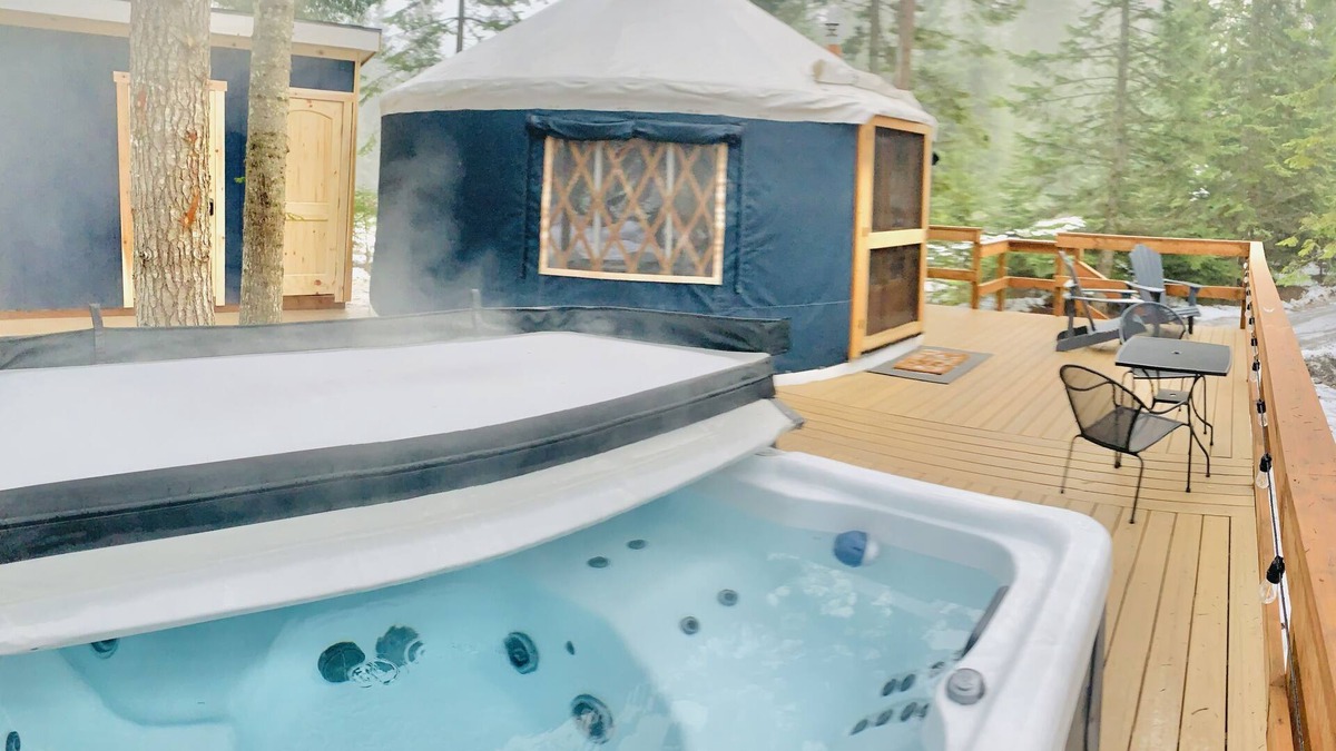 Athol Apartment | ARROWLEAF LUXURY YURT NEAR LAKE PEND OREILLE
