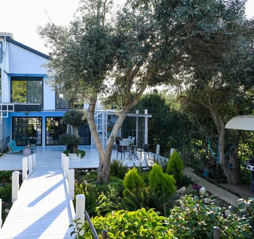 Lefkada Town House | Art BeachFront Villa
