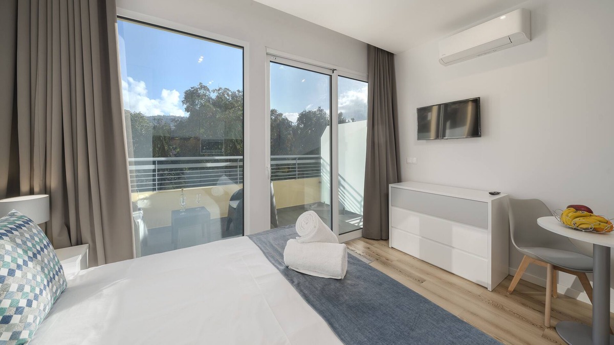 Sao Goncalo Apartment | Art Deco Apartments - 3B