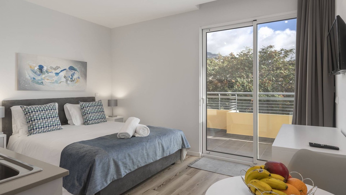 Sao Goncalo Apartment | Art Deco Apartments - 3C