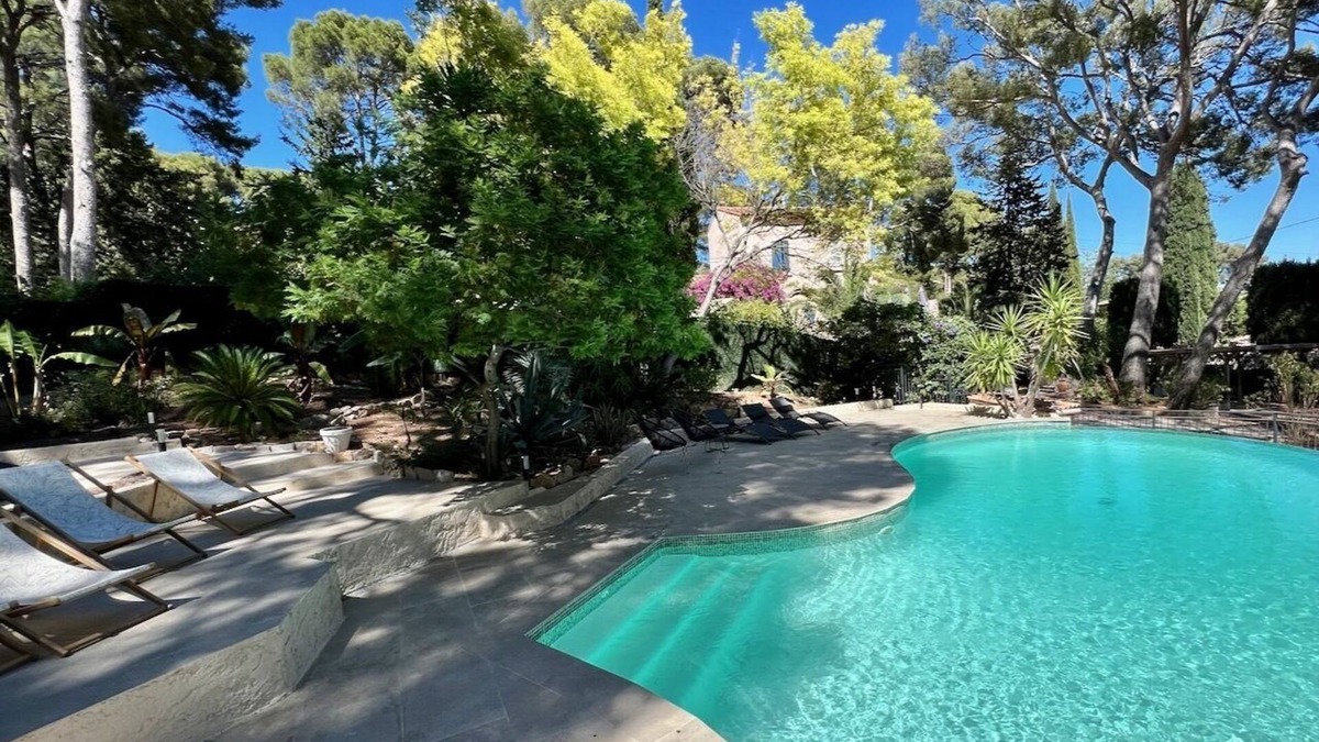 La Ciotat Villa | Art Deco villa near the sea at the entrance to the Parc des Calanques