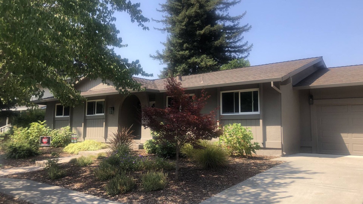 Browns Valley House | Art filled beauty! Total remodel in 2019, pet friendly home, great neighborhood!