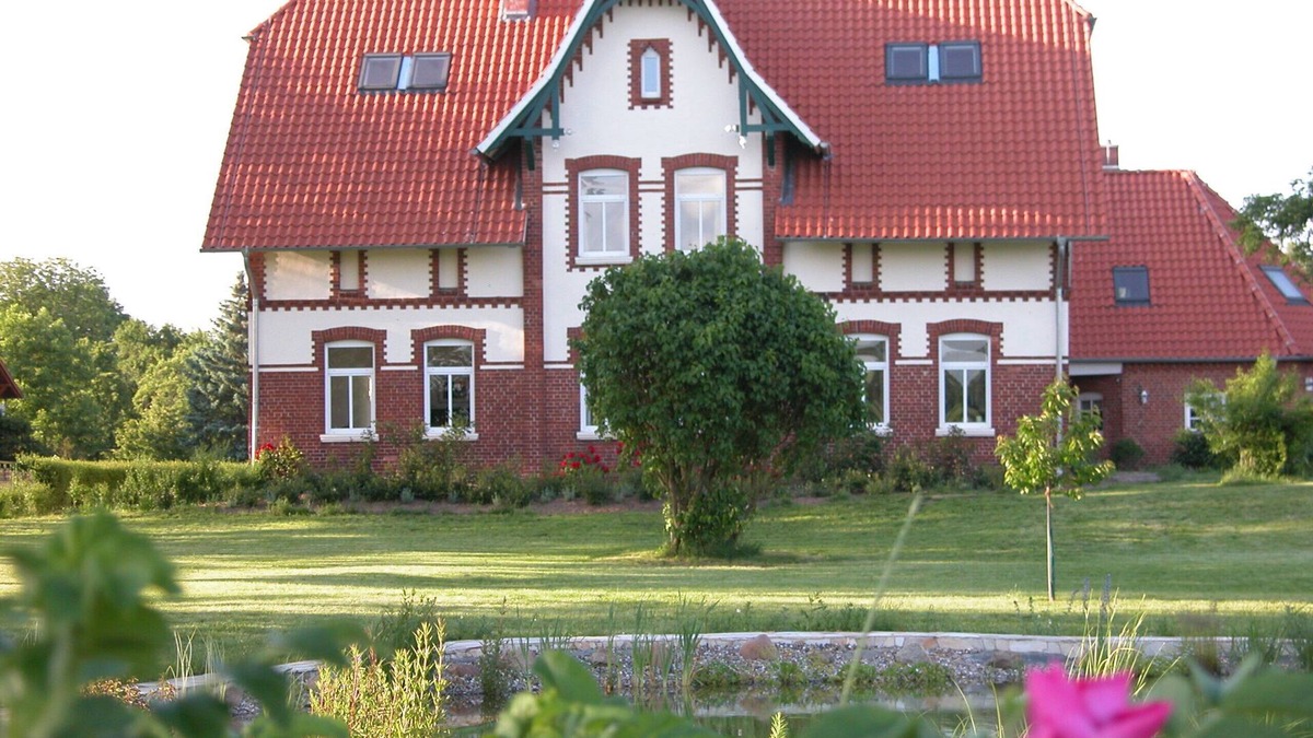 Gulstorf House | Art nouveau house in the Elbwiesen country house